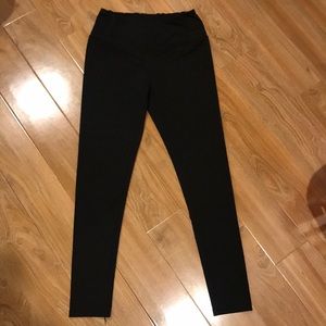 Scrunch butt black leggings